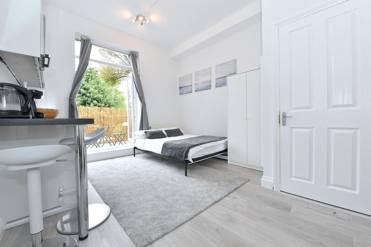 London Studios Very Close To Central Line Underground Shepherds Bush And Westfield Newly Refurbished Zewnętrze zdjęcie