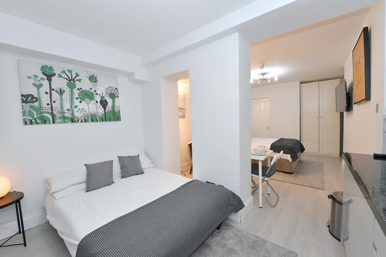 London Studios Very Close To Central Line Underground Shepherds Bush And Westfield Newly Refurbished Zewnętrze zdjęcie