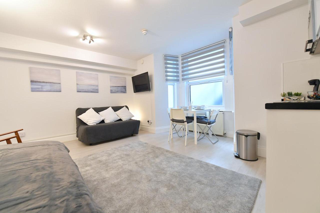 London Studios Very Close To Central Line Underground Shepherds Bush And Westfield Newly Refurbished Zewnętrze zdjęcie